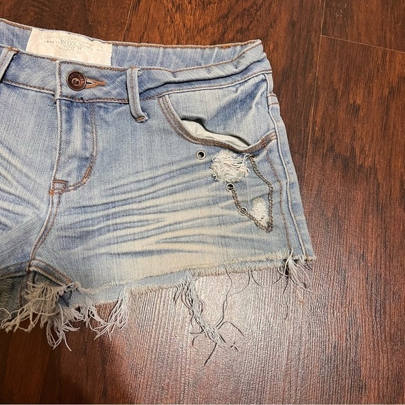 DOLLHOUSE distressed denim women’s sexy cut off shorts in size 7 GUC Y2K fashion - Picture 7 of 8